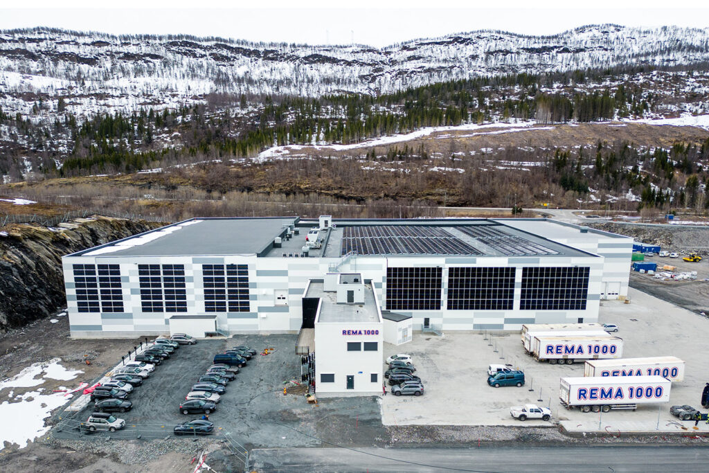 REMA Distribusjon i Bjerkvik er klargjort for fremtidig bruk av elektriske lastebiler.